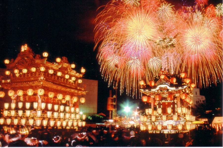 秩父夜祭 — 屋台と花火
